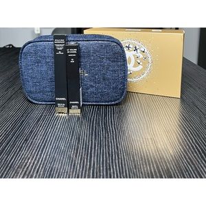 Chanel Brand 2 piece mascara set cosmetics bag beautiful navy blue with gold.